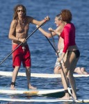 Aerosmith – Steven Tyler goes SUPing shows off his killer moobs in Hawaii!